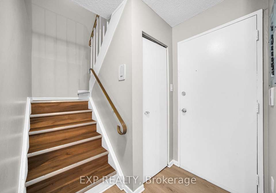 1958-jasmine-crescent-beacon-hill-north-south-and-area-ottawa-ontario-x12727330