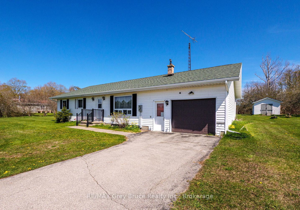 26-maple-golf-crescent-northern-bruce-peninsula-ontario-x12727600