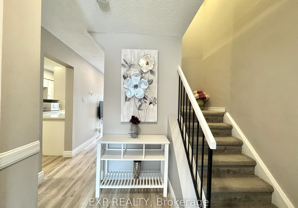 1584-hoskins-crescent-ottawa-ontario-x12728596