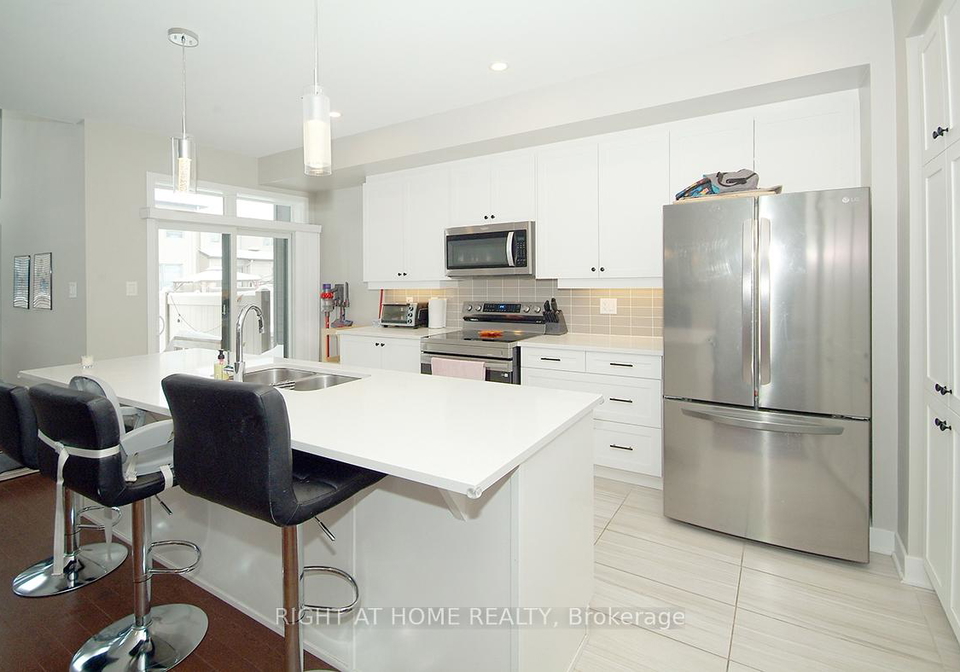 733-twist-way-kanata-ontario-x12728914