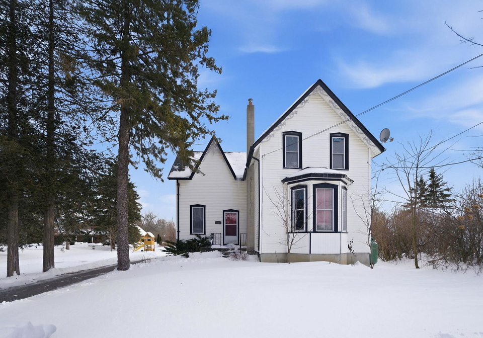 49-old-portage-road-prince-edward-county-ontario-x12728966