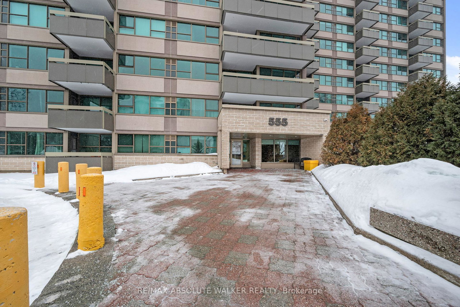 555-brittany-drive-manor-park-cardinal-glen-and-area-ottawa-ontario-x12729698