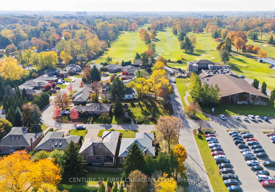 4-barons-court-london-south-ontario-x12730126