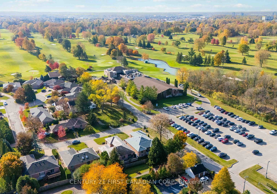 4-barons-court-london-south-ontario-x12730126
