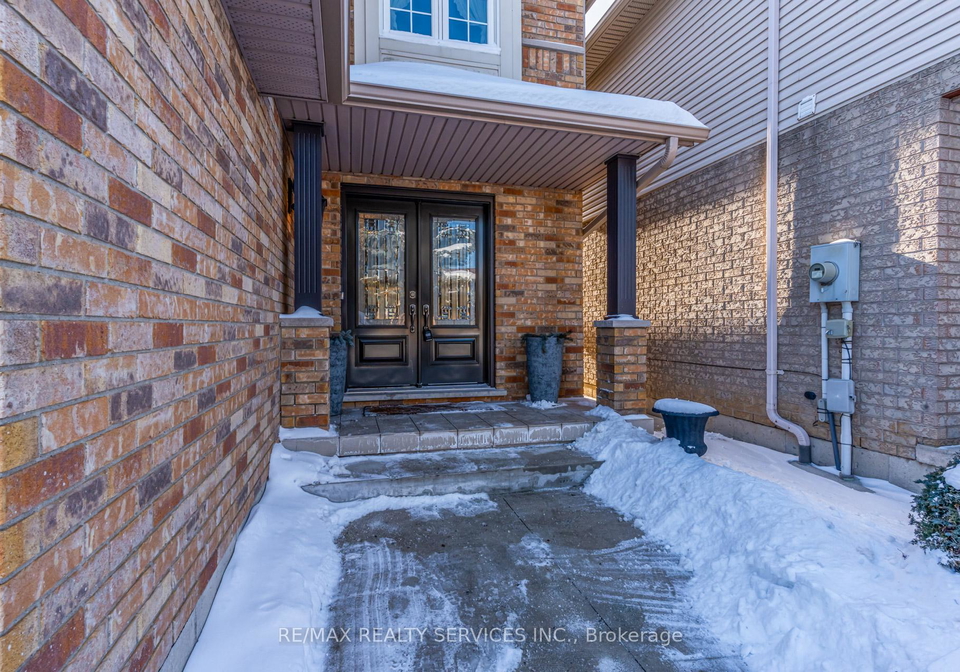 15-claudette-gate-hamilton-ontario-x12731870