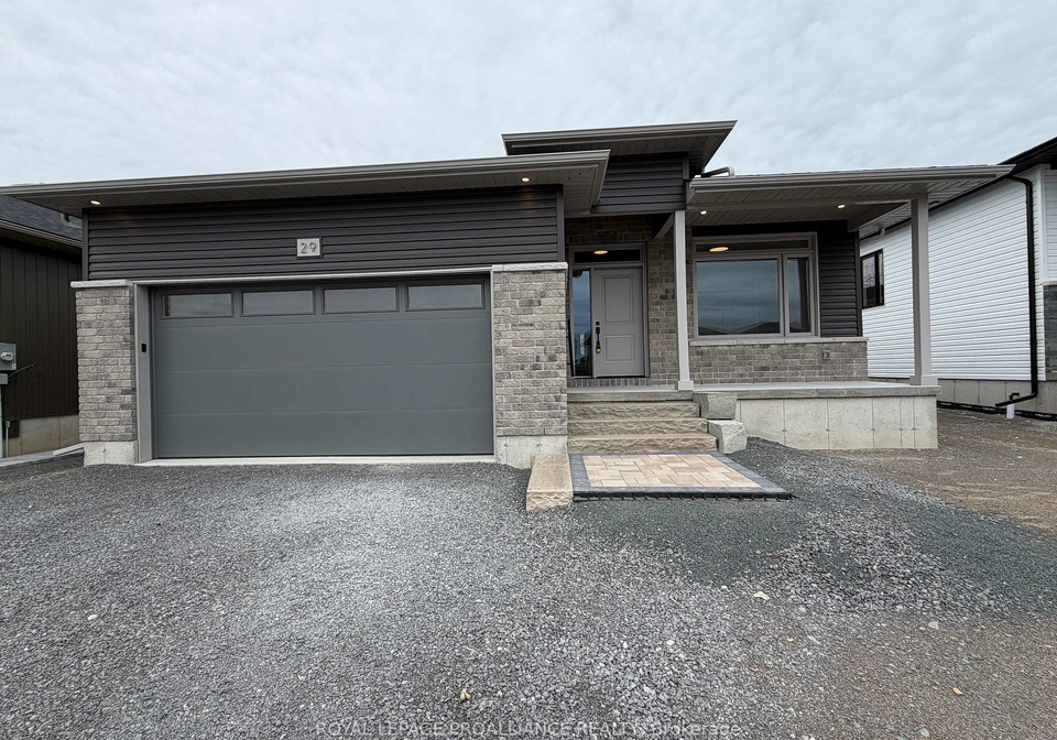 29-schmidt-way-quinte-west-ontario-x12732780