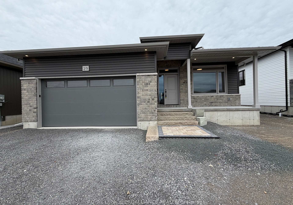 29-schmidt-way-quinte-west-ontario-x12732780