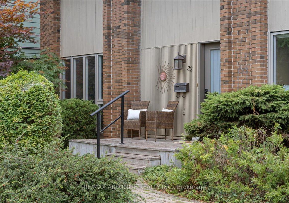 22-banting-crescent-kanata-ontario-x12735056