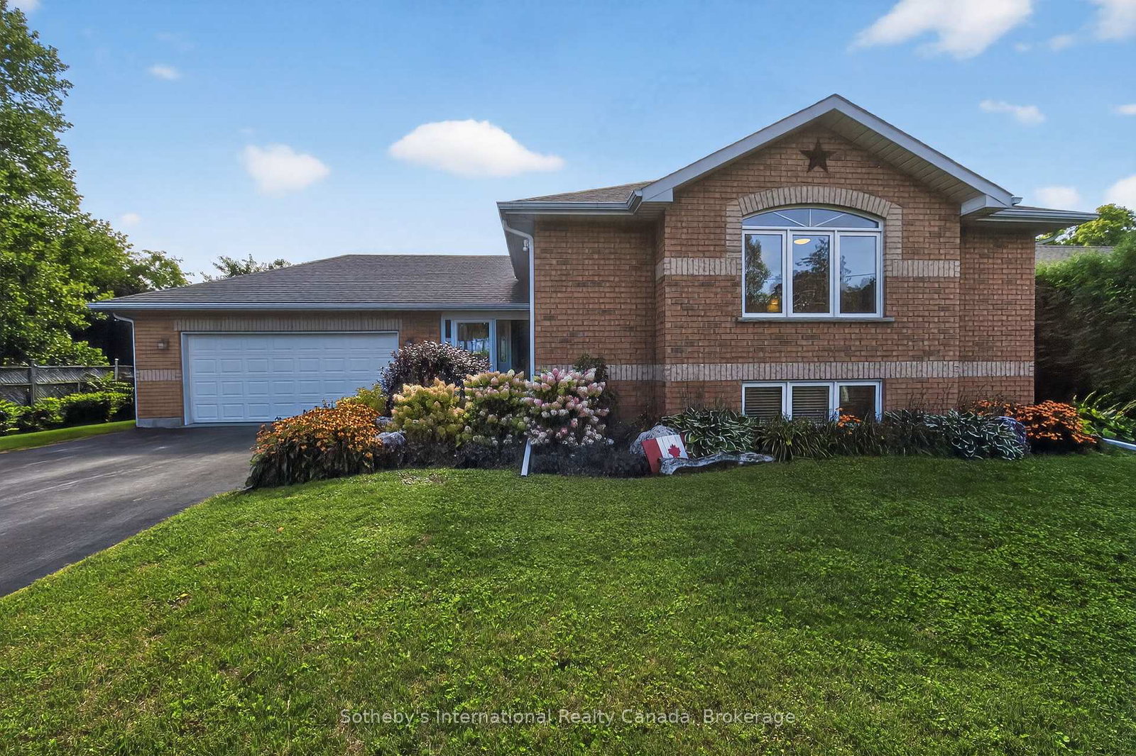 35-elgin-street-s-blue-mountains-ontario-x12735124