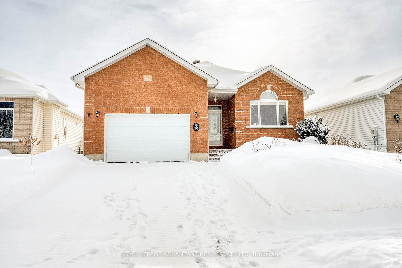 10-antonio-way-perth-ontario-x12735196