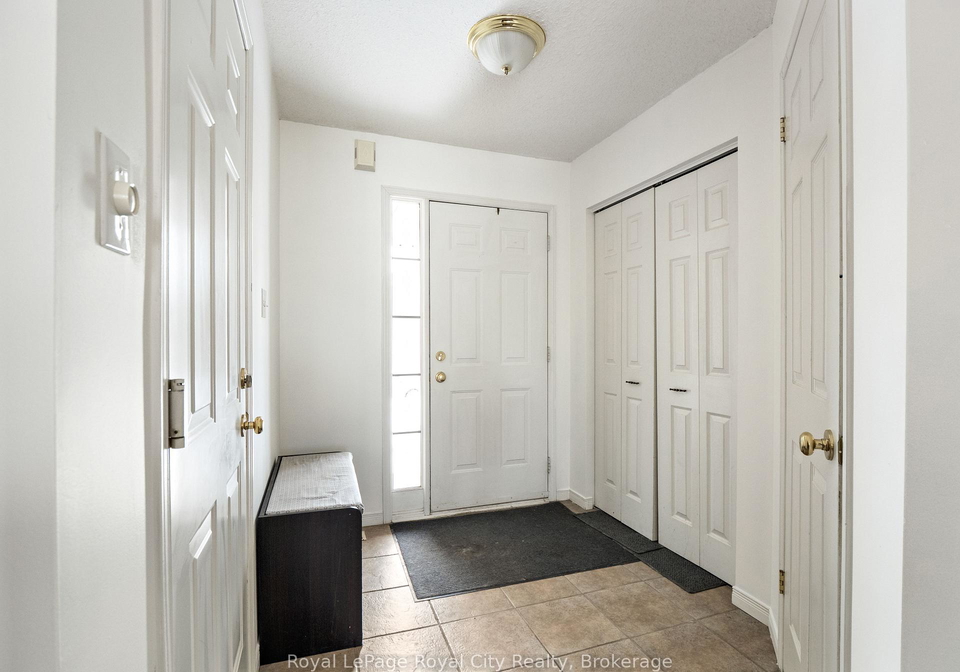 47-schroder-crescent-guelph-ontario-x12736802