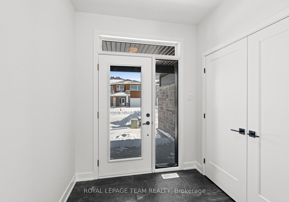 1008-moore-street-brockville-ontario-x12736846