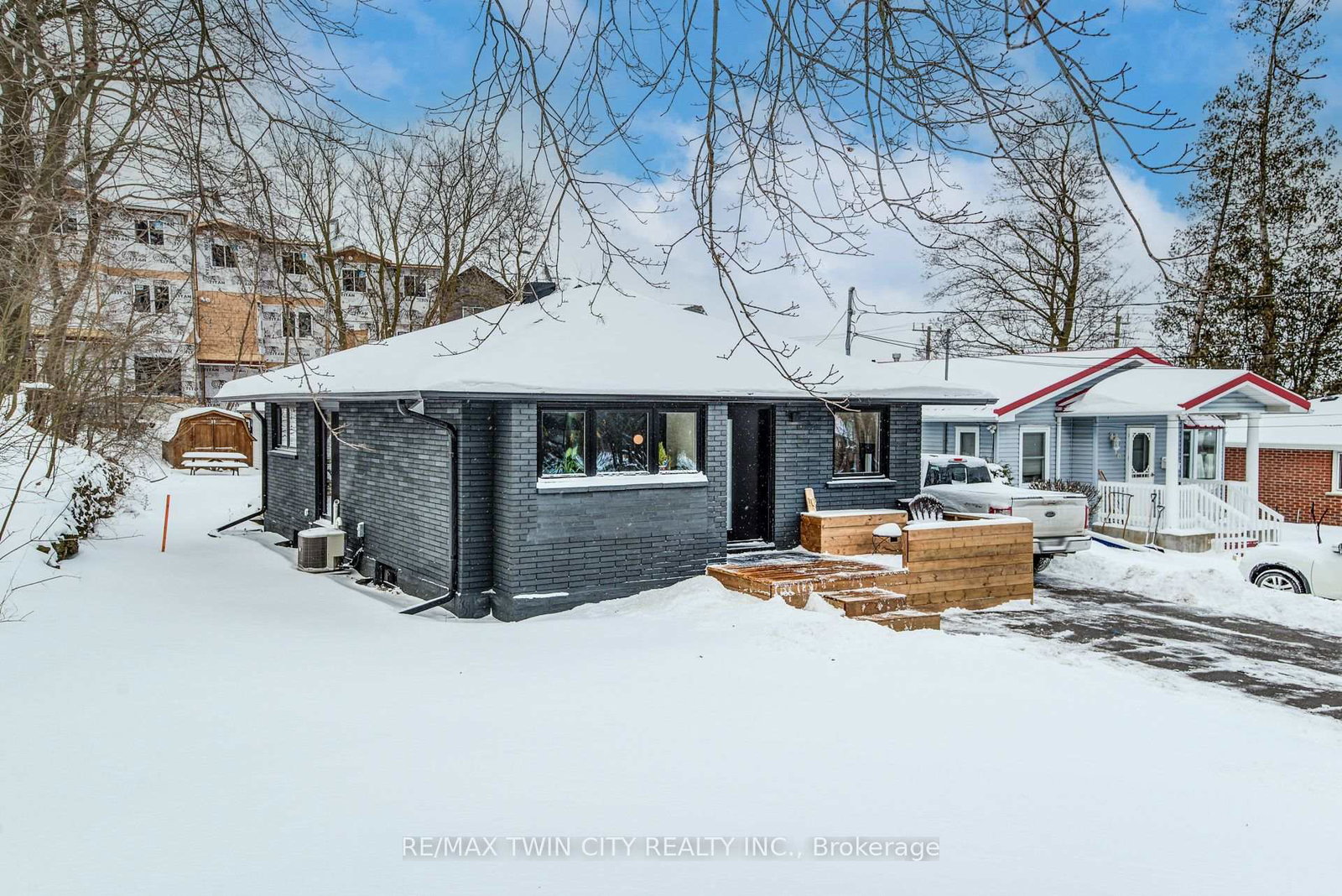 10-weaver-street-s-cambridge-ontario-x12736996