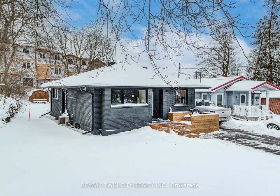 10-weaver-street-s-cambridge-ontario-x12736996