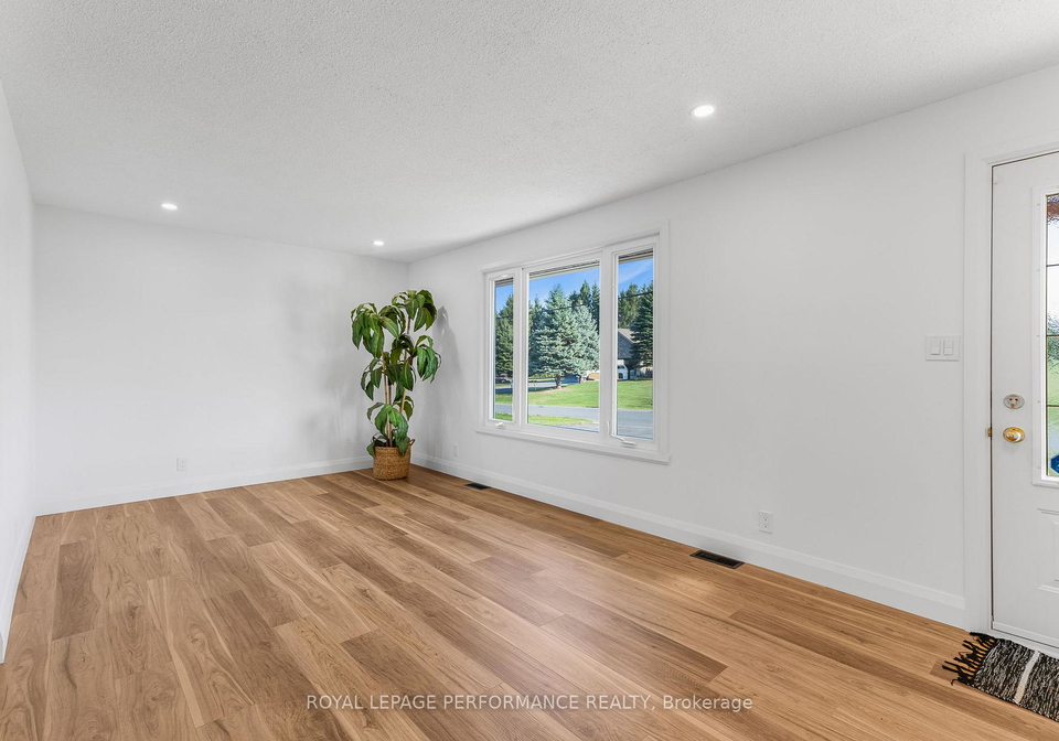 2140-valley-street-north-stormont-ontario-x12737162