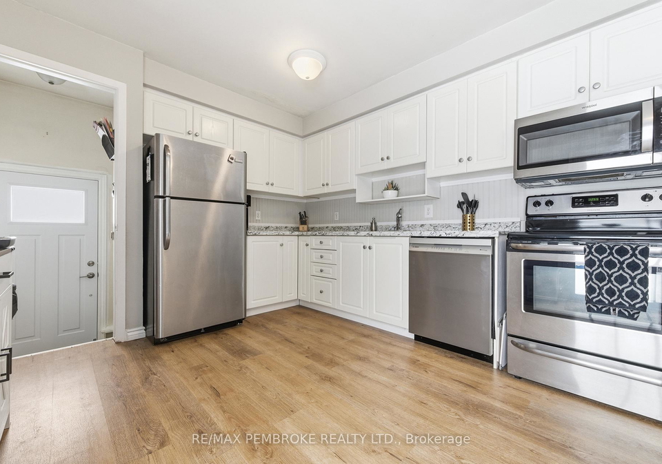 41-selkirk-street-petawawa-ontario-x12738882