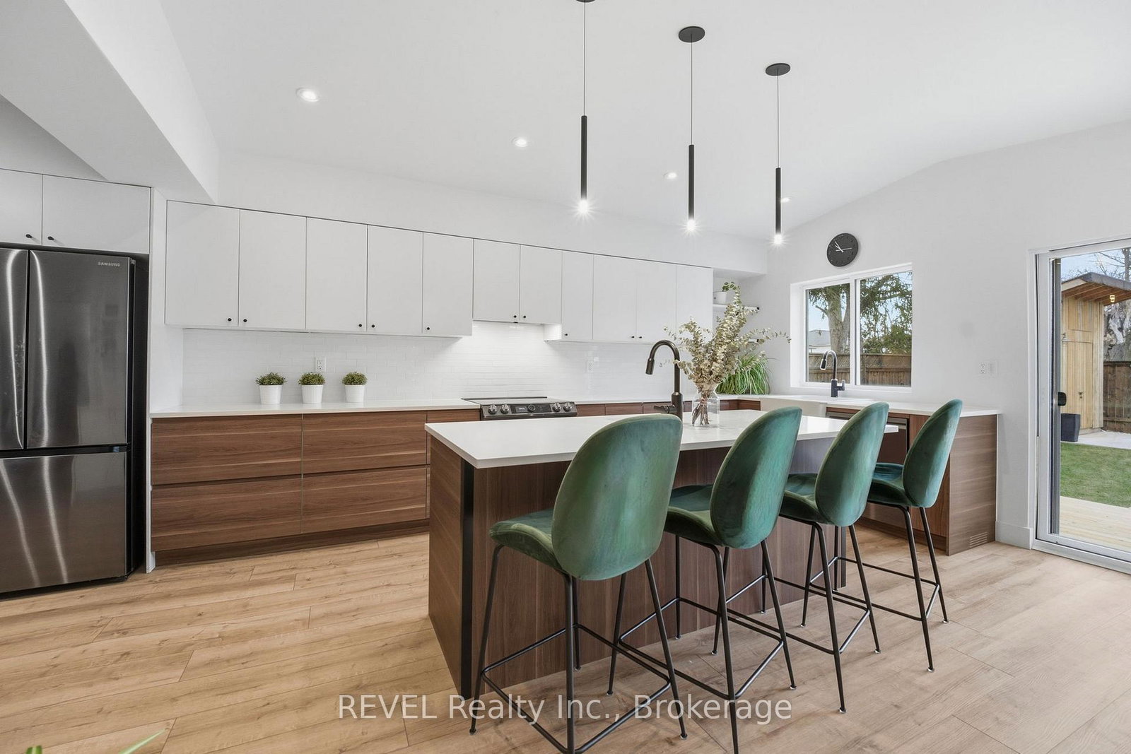 18-lincoln-avenue-st-catharines-ontario-x12738884