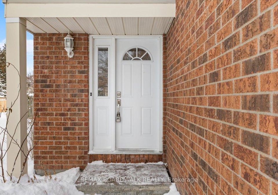 111-celtic-court-ottawa-ontario-x12739128