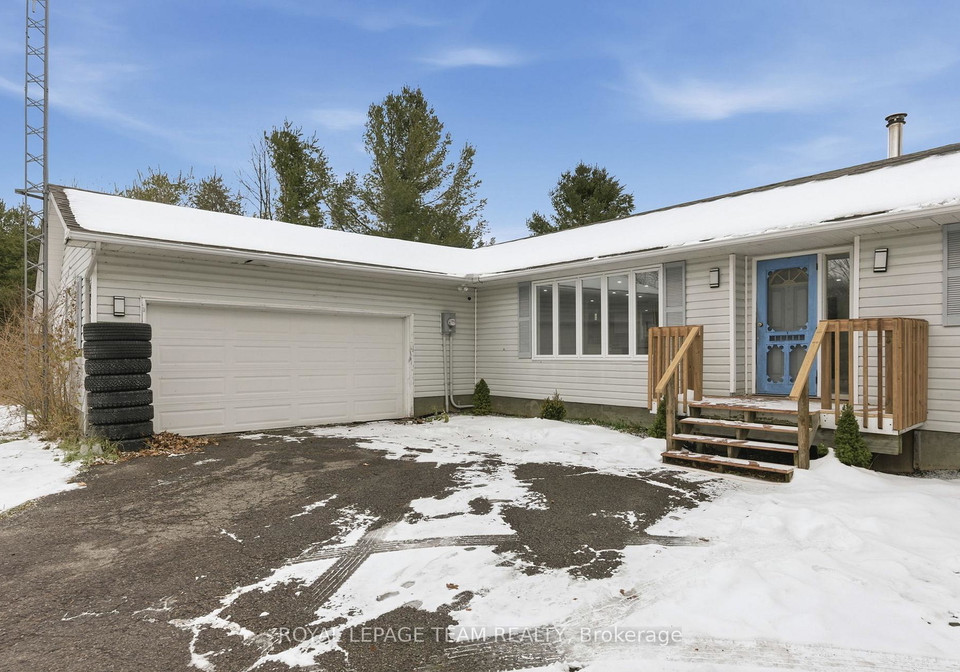 2859-wolf-grove-road-lanark-highlands-ontario-x12739350