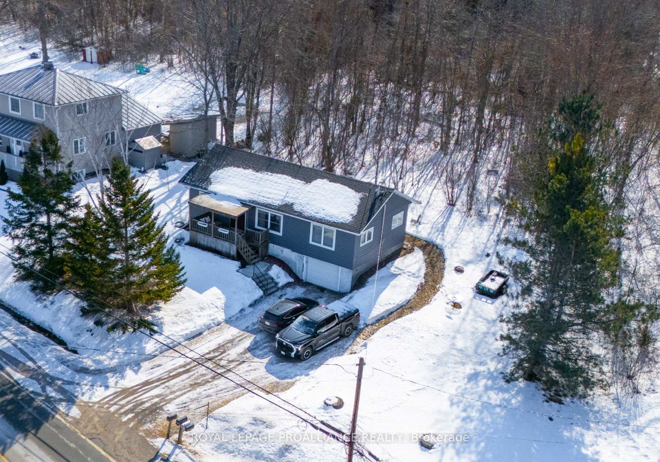 1455-county-road-3-prince-edward-county-ontario-x12740498
