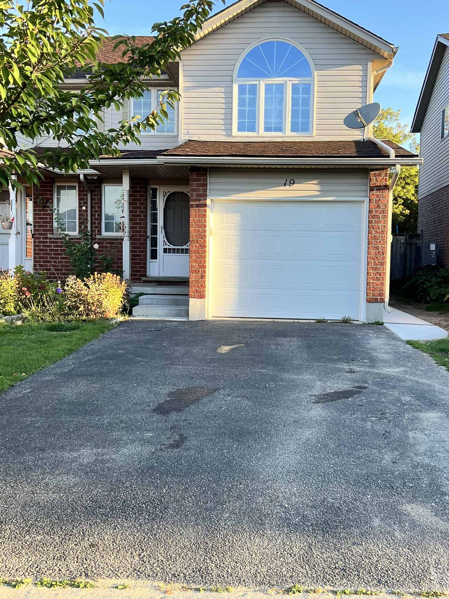 19-breesegarden-lane-guelph-ontario-x12740670