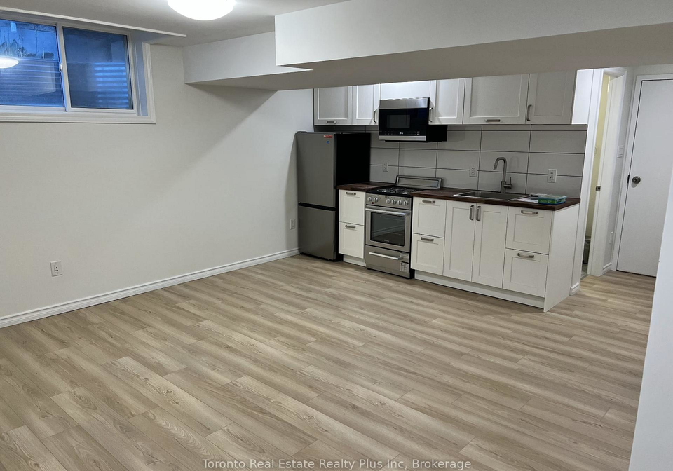 19-breesegarden-lane-guelph-ontario-x12740670