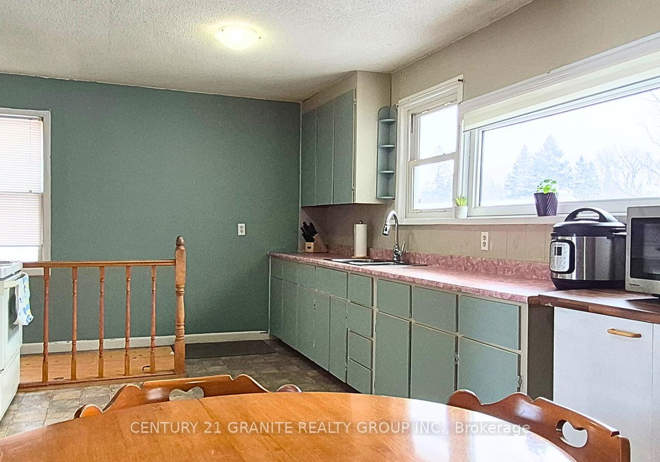 10-hemlock-street-highlands-east-ontario-x12741594