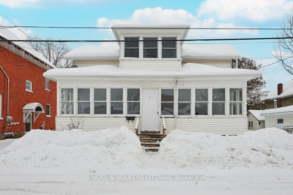 55-ogden-avenue-smiths-falls-ontario-x12742384