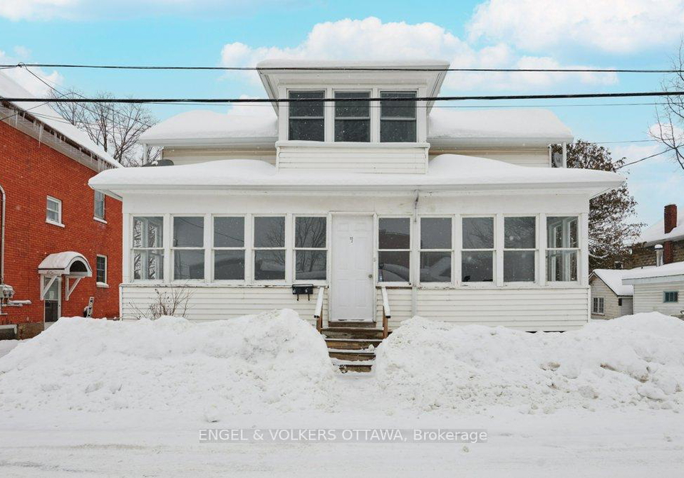 55-ogden-avenue-smiths-falls-ontario-x12742384