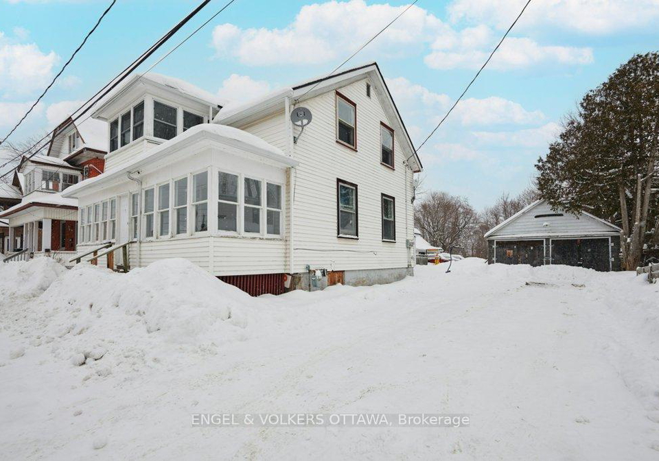 55-ogden-avenue-smiths-falls-ontario-x12742384