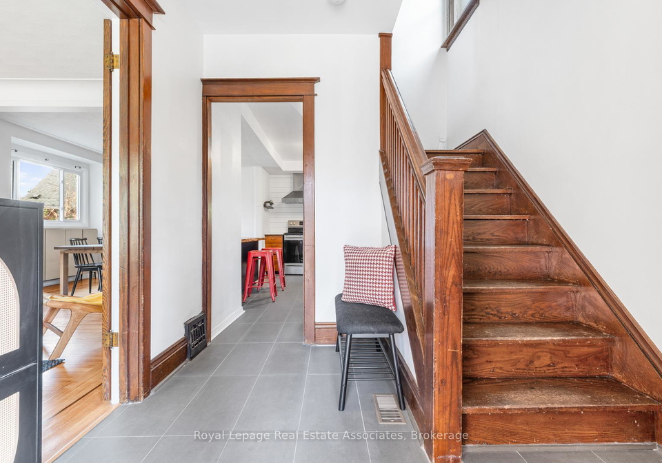 263-houghton-avenue-s-hamilton-ontario-x12743056