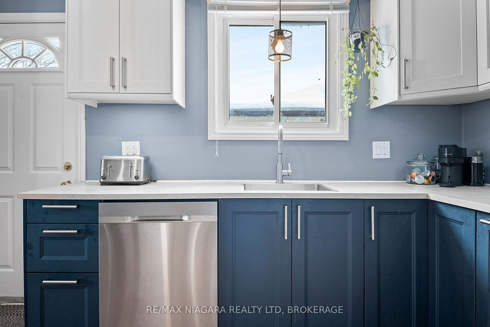 6885-waters-avenue-niagara-falls-ontario-x12743432