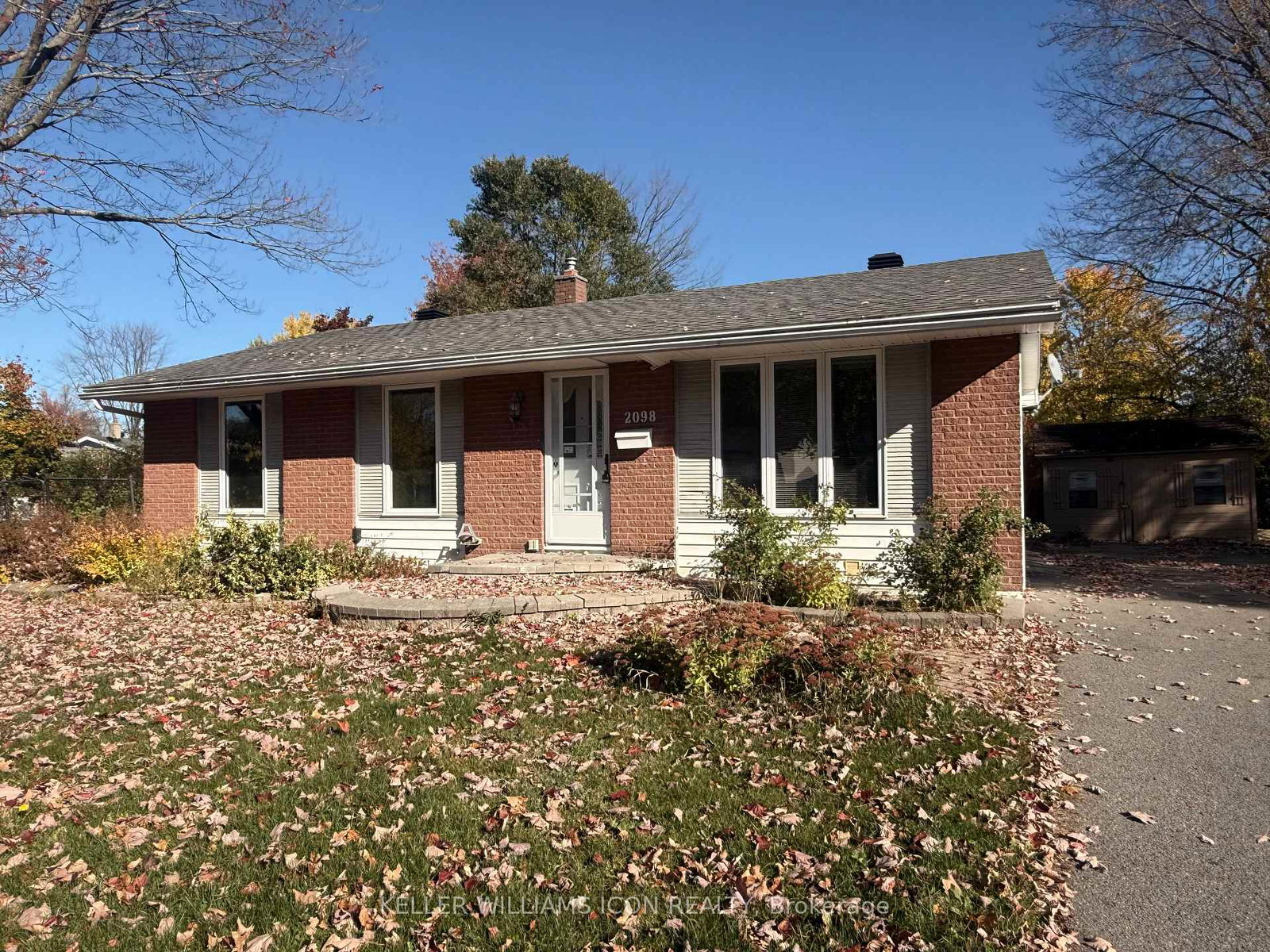 2098-fillmore-crescent-ottawa-ontario-x12744836