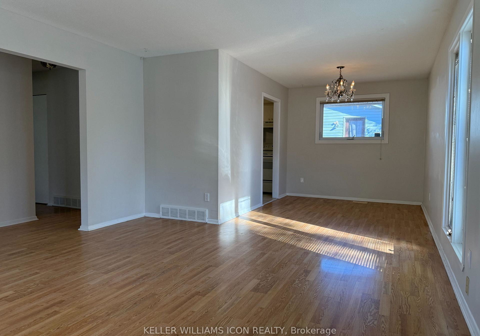 2098-fillmore-crescent-ottawa-ontario-x12744836