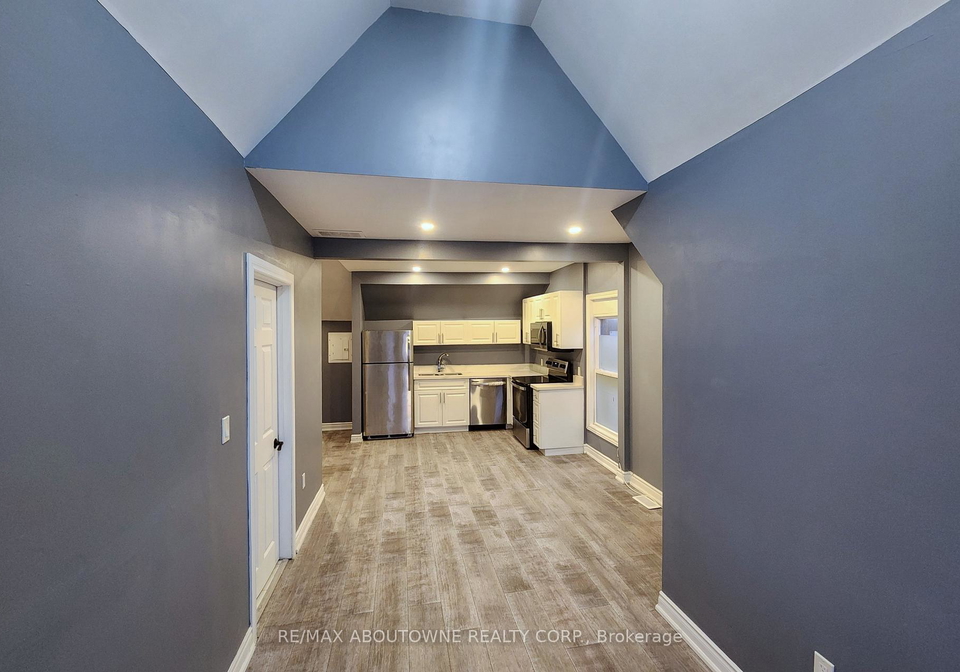 498-main-street-e-hamilton-ontario-x12746088