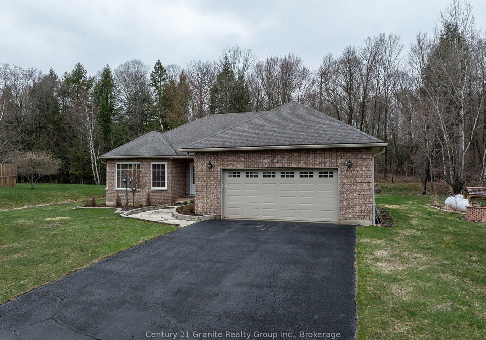 117-halbiem-crescent-dysart-et-al-ontario-x12746120