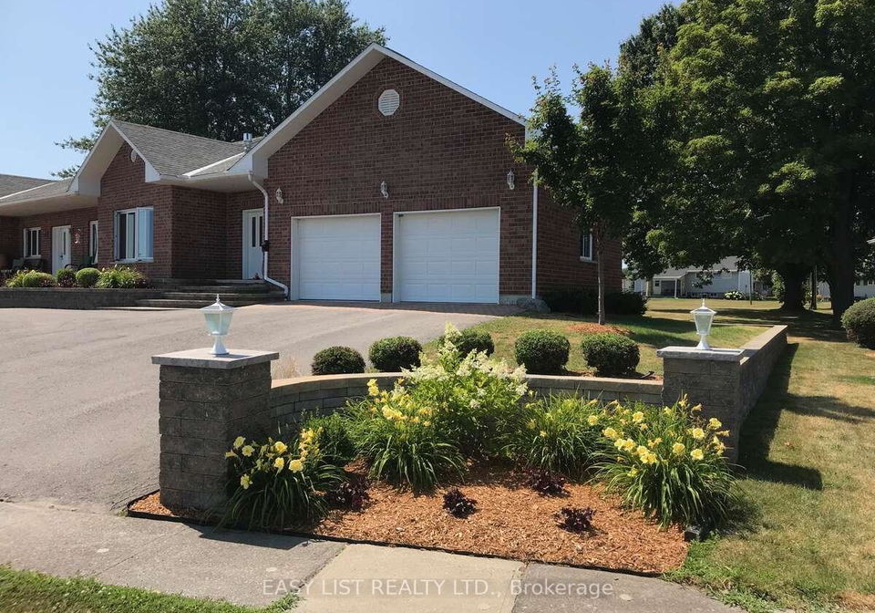 36-elizabeth-drive-south-dundas-ontario-x12746760