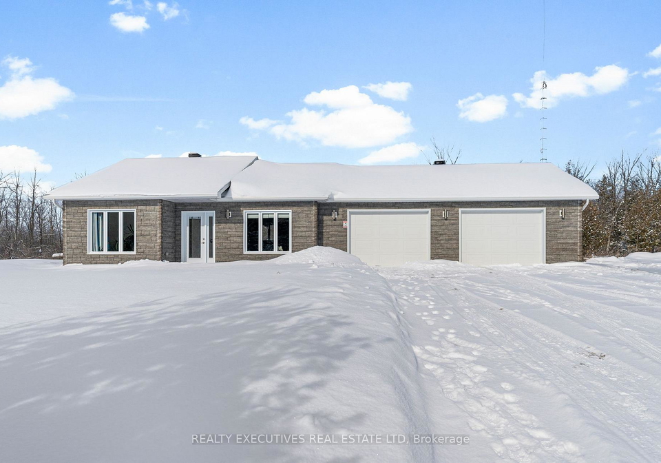 1991-finch-winchester-road-north-stormont-ontario-x12746780