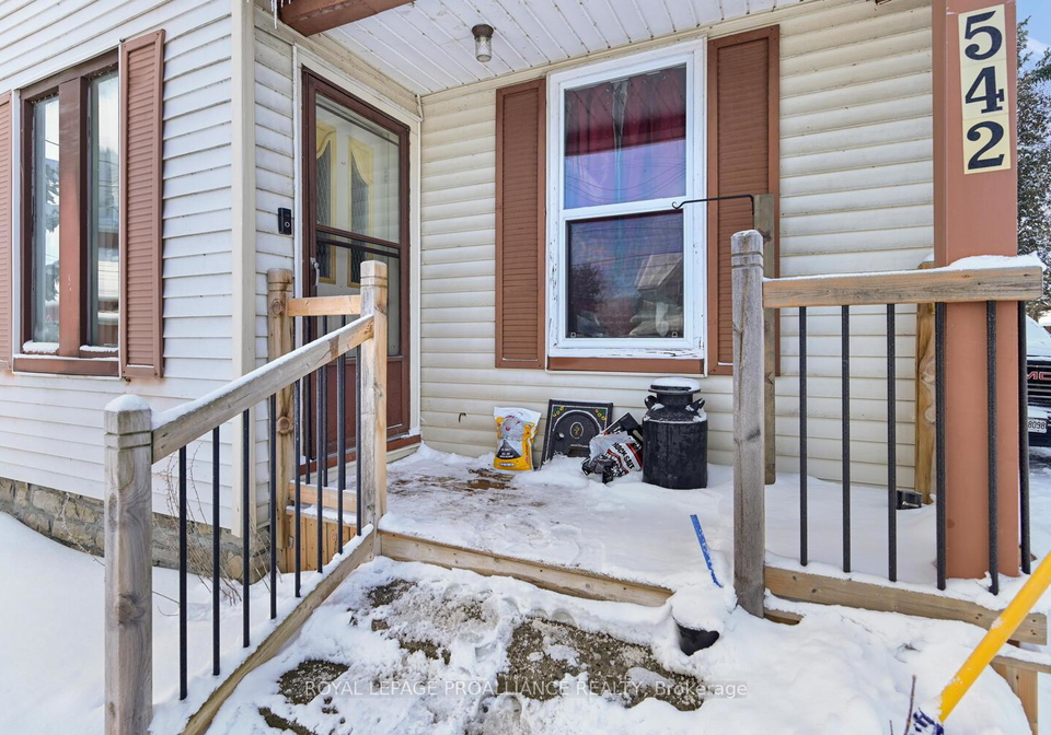 542-544-middle-street-w-edwardsburghcardinal-ontario-x12747454