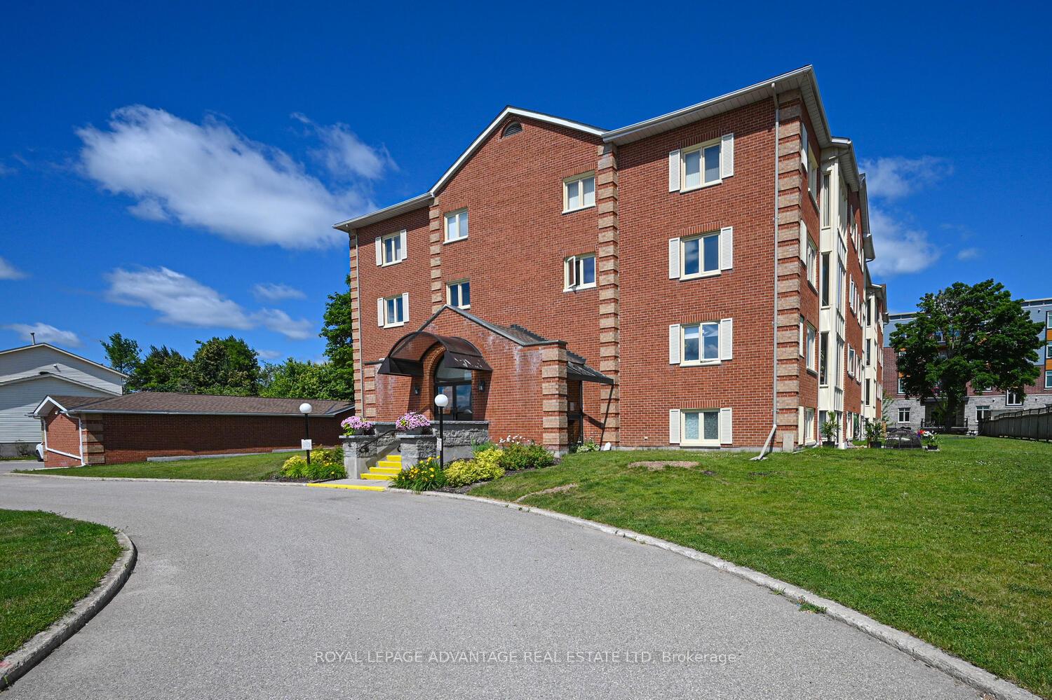 10-armstrong-drive-smiths-falls-ontario-x12748142