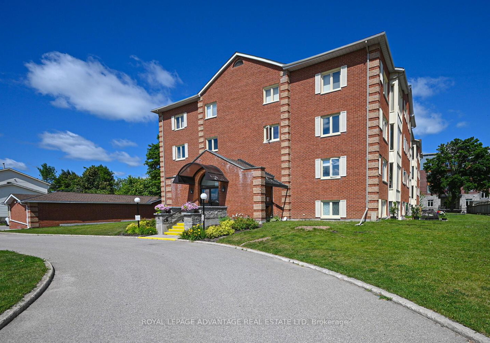 10-armstrong-drive-smiths-falls-ontario-x12748142