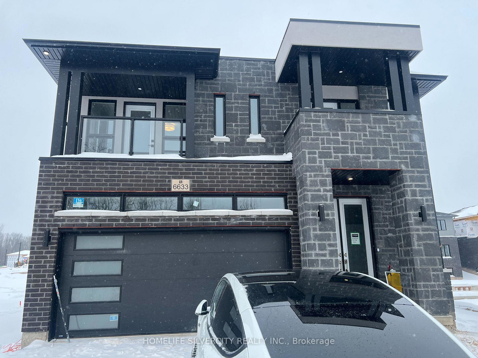 6633-alexa-common-niagara-falls-ontario-x12748892