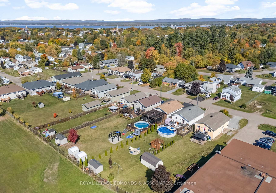 260-mckenzie-street-pembroke-ontario-x12749424