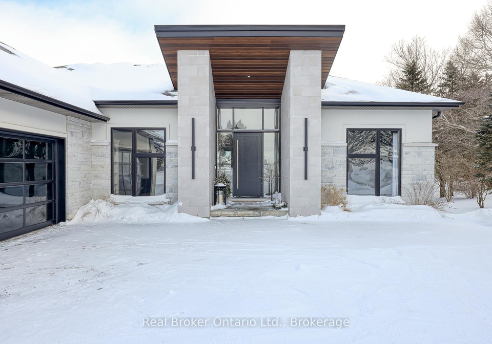 574246-old-school-line-norwich-ontario-x12750852