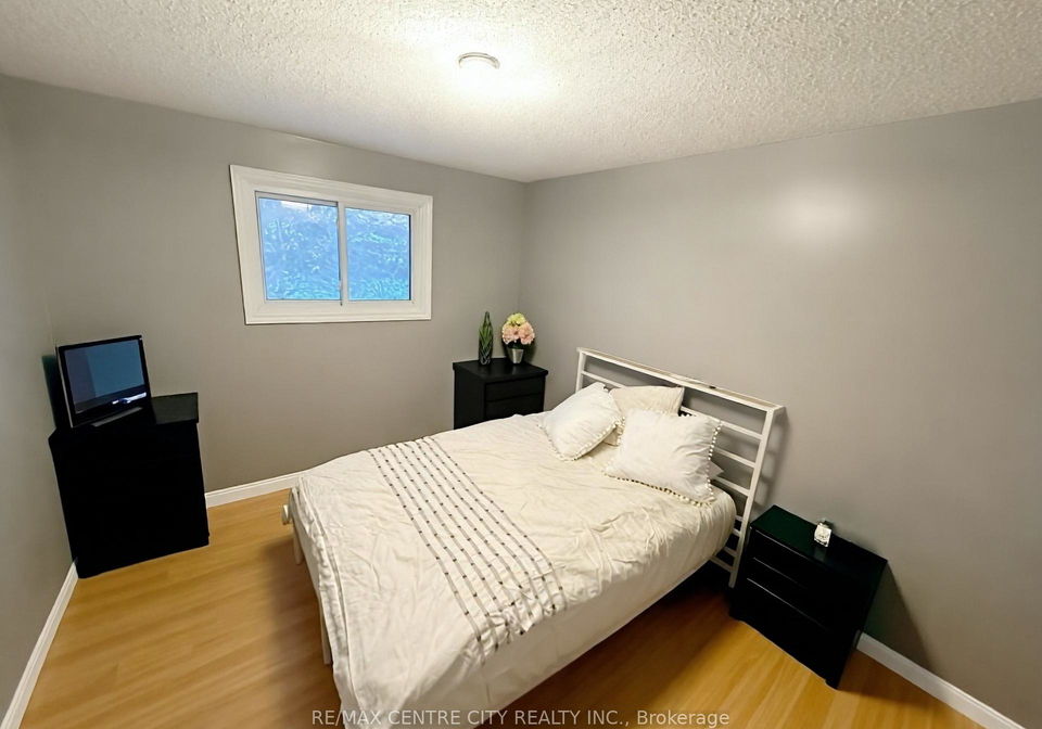 18-corinth-court-london-east-ontario-x12752898
