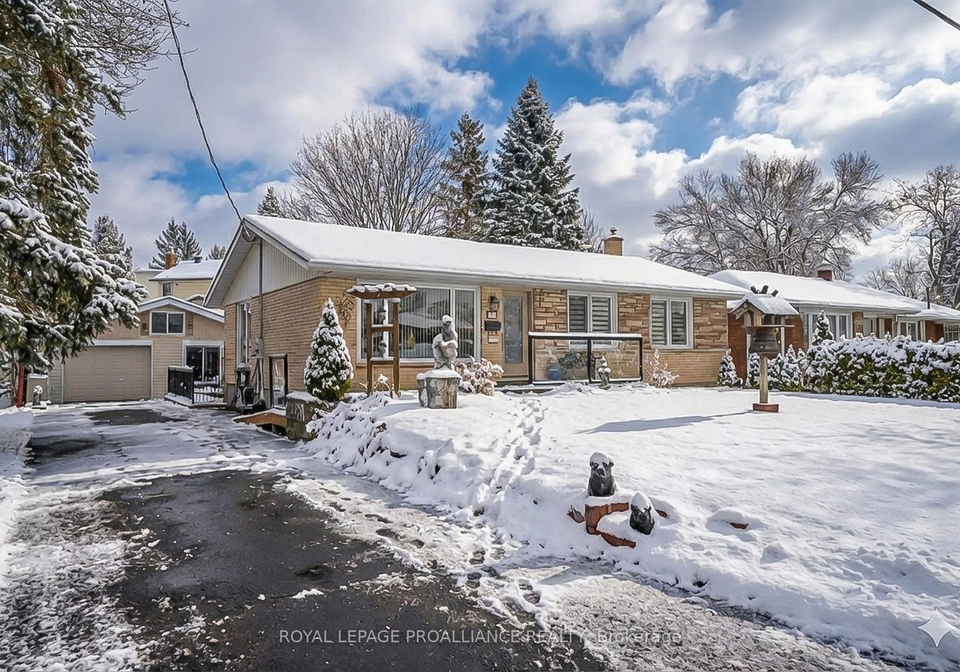 10-devere-gardens-quinte-west-ontario-x12754462