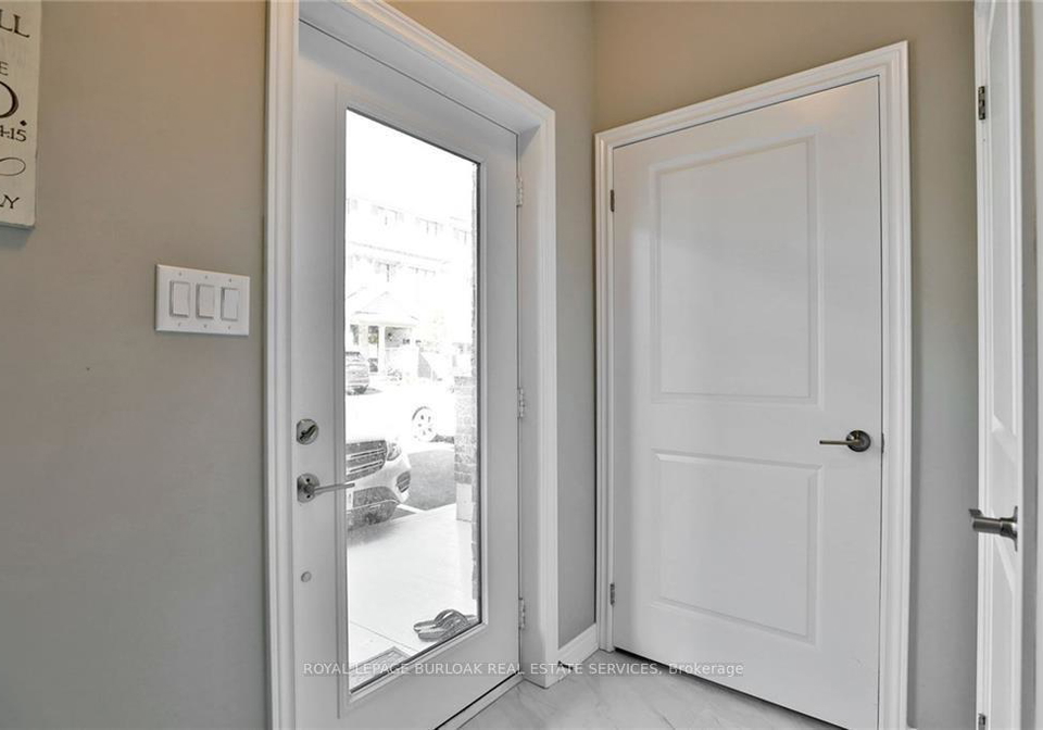 65-esplanade-lane-grimsby-ontario-x12754532