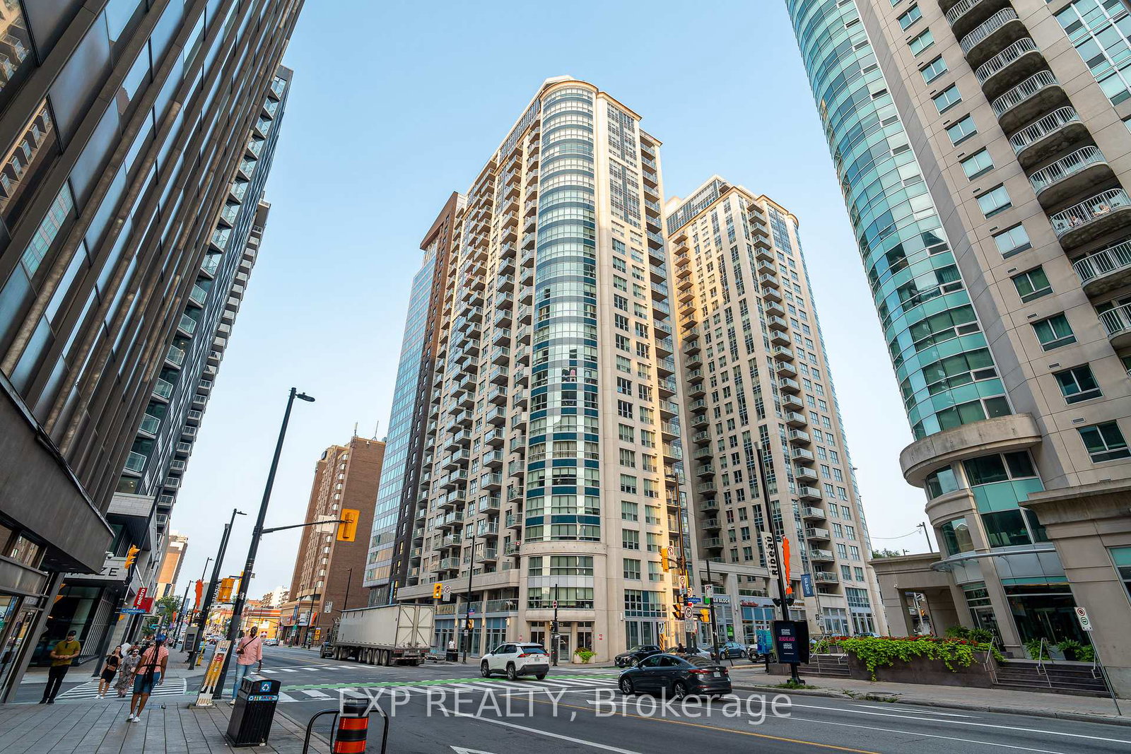 242-rideau-street-lower-town-sandy-hill-ottawa-ontario-x12755248
