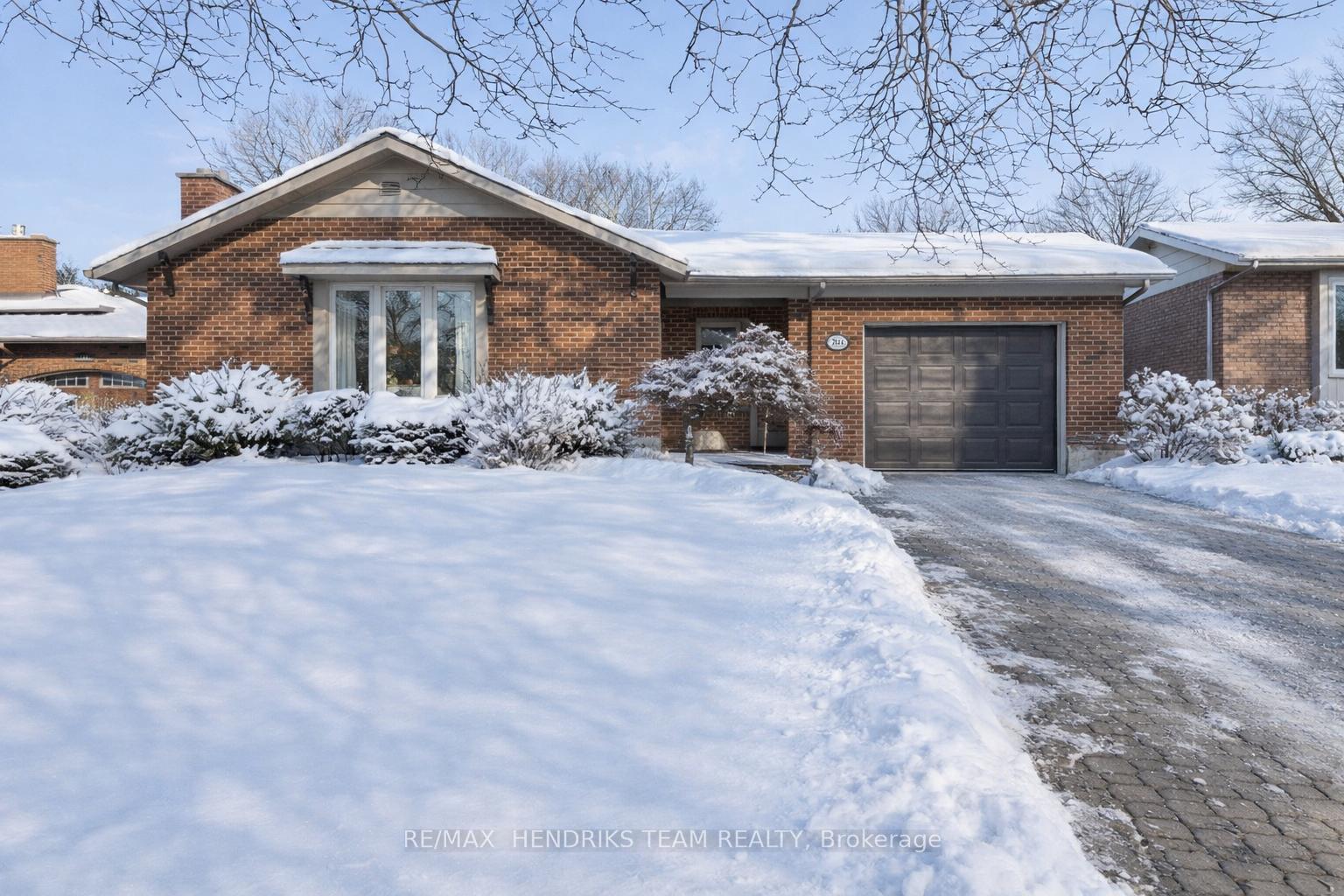 704-vine-street-st-catharines-ontario-x12755338