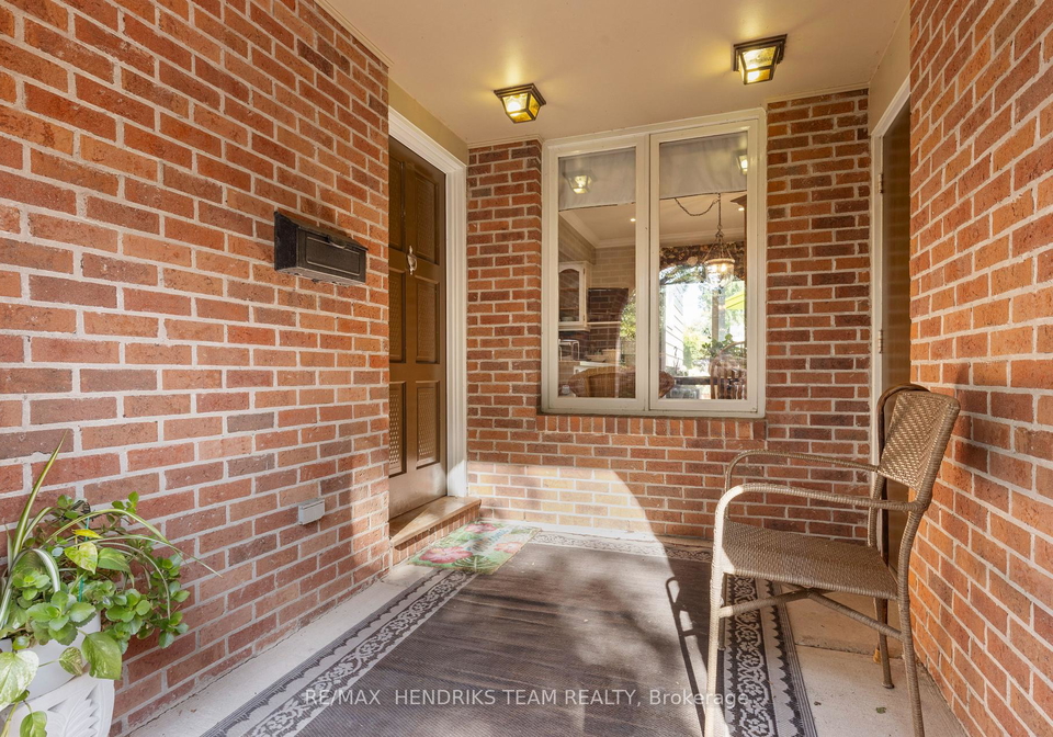 704-vine-street-st-catharines-ontario-x12755338